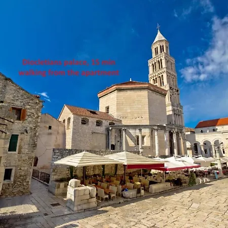 Apartament Luxury With Roofed Patio Near & Center Split