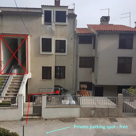 شقة Luxury With Roofed Patio Near & Center
