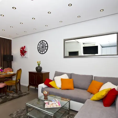 Luxury With Roofed Patio Near & Center * سبليت